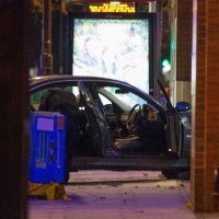 Automobilom se zabio u policijsku stanicu