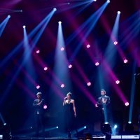 Mentori polufinalne emisije izveli su pjesmu 'Smijem se' grupe Jinx