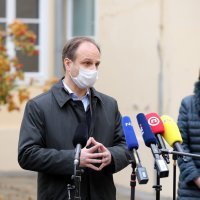 Zvonimir Frka Petešić, Alemka Markotić