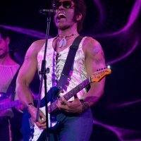 Fabijan Pavao Medvešek kao Lenny Kravitz