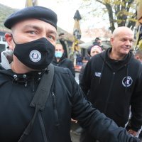 Pripadnici HOS-a sa svojim obilježjima u Vukovaru