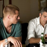 Brad Pitt i George Clooney u filmu 'Oceanovih 12'