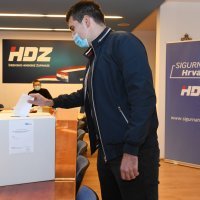 Glasanje na unutarstranačkim izborima u HDZ-u u Šibeniku