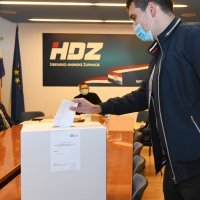 Glasanje na unutarstranačkim izborima u HDZ-u u Šibeniku