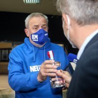 Gradonačelnik Bandić stigao na premijeru Kumeka