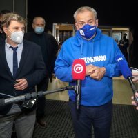 Gradonačelnik Bandić stigao na premijeru Kumeka