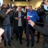 Gradonačelnik Bandić stigao na premijeru Kumeka