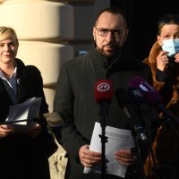 Zagreb: Tomislav Tomašević podnio kaznenu prijavu DORH-u protiv gradonačelnika Bandića