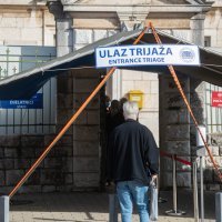 Zagreb: Prizori ispred OB Zadar u jeku pandemije koronavirusa