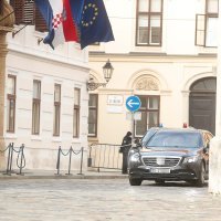 Predsjednik u blindiranom autu ušao u Banske dvore na Sjednicu vijeća za nacionalnu sigurnost