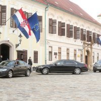 Predsjednik u blindiranom autu ušao u Banske dvore na Sjednicu vijeća za nacionalnu sigurnost