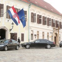 Predsjednik u blindiranom autu ušao u Banske dvore na Sjednicu vijeća za nacionalnu sigurnost