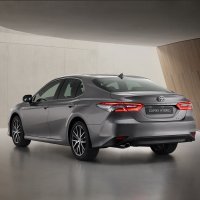 Toyota osvježila Camry Hybrid za 2020.