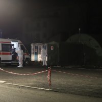 Šatori na parkiralištu kod Opće bolnice Varaždin