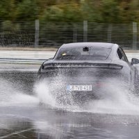 Porsche Taycan ušao je u Guinnessovu knjigu svjetskih rekorda za najduži 'drift' s električnim vozilom