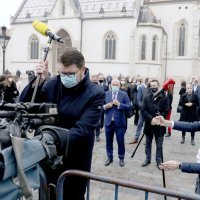 Zagreb: Nakon što je oporba napustila sabornicu obratili su se medijima na Markovom trgu