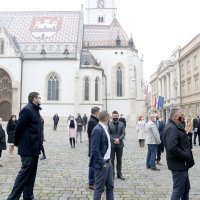 Zagreb: Nakon što je oporba napustila sabornicu obratili su se medijima na Markovom trgu