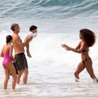 Vincent Cassel i Tina Kunakey s kćerkicom