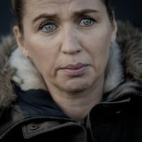 Mette Frederiksen na farmi nerčeva