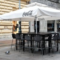 Puste terase zatvorenih ugostiteljskih objekata u centru Zagreba