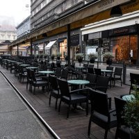 Puste terase zatvorenih ugostiteljskih objekata u centru Zagreba