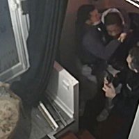 Snimke premlaćivanja glazbenog producenta