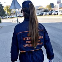 Split: Pripadnici civilne zaštite upozoravaju građane na nove epidemiološke mjere