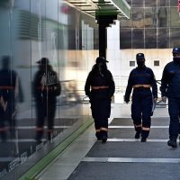 Split: Pripadnici civilne zaštite upozoravaju građane na nove epidemiološke mjere