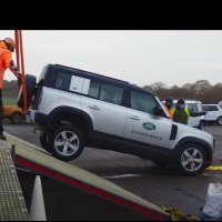 Land Rover Defender je automobil godine Top Geara