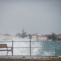 Orkansko jugo uz kišu opustošilo je ulice Zadra