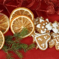 Božićne dekoracije od osušenih kriški naranče