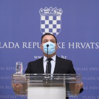 Zagreb: Beroš i Fuch potvrdili kako srednjoškolci prelaze na online nastavu
