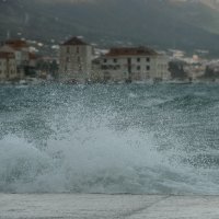 Olujno jugo u Kaštelima