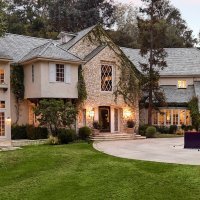 Reese Witherspoon počastila se novim domom