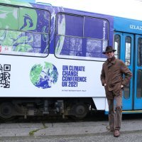 Veleposlanik Velike Britanije Andrew Dalgleish je pustio u promet tramvaj br. 13 brandiran temom COP26