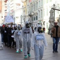 Rijeka: Prosvjed zbog mjera u borbi protiv koronavirusa