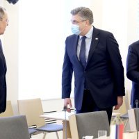 Premijer Plenković izašao iz izolacije i susreo se sa Sergejom Lavrovom