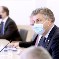 Premijer Plenković izašao iz izolacije i susreo se sa Sergejom Lavrovom