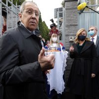 Sergej Lavrov i Kolinda Grabar Kitarović na otvorenju nove zgrade Veleposlanstva Ruske Federacije