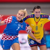 Dora Krsnik, srednja vanjska