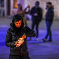 Zakupci poslovnih prostora zapalili lampione ispred Gradske palače