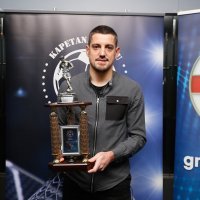 Arijan Ademi, Dinamov igrač, proglašen najboljim nogometašem godine u izboru 'Kapetani biraju'