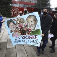 Konferencija za medije Radničke fronte ispred Kraša