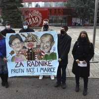Konferencija za medije Radničke fronte ispred Kraša