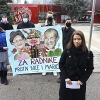 Konferencija za medije Radničke fronte ispred Kraša
