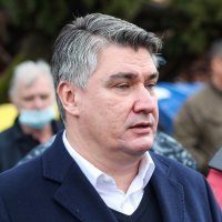 Zoran Milanović u selu Majske Poljane
