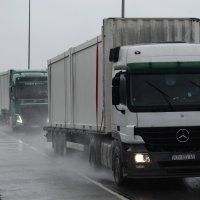 Kontejneri i kamp kućice iz Šibenika i Istre na putu za Petrinju