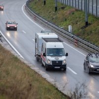 Kontejneri i kamp kućice iz Šibenika i Istre na putu za Petrinju