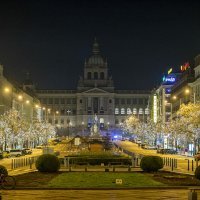 Praški ugostitelji prosvjedovali paleći svijeće u kriglama