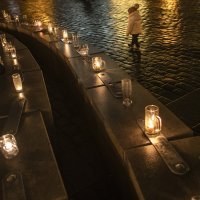 Praški ugostitelji prosvjedovali paleći svijeće u kriglama